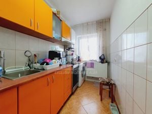 Apartament cu 4 camere de vanzare, Cetate - imagine 4