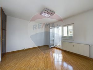 Apartament cu 3 camere decomandat, de vânzare, zona Decebal - imagine 9