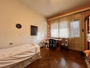 Oportunitate de investiție , 4 camere, loc de parcare, in Piata Unirii - imagine 5