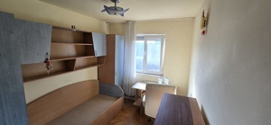 PROPRIETAR Vând apartament 4 camere str Labirint - imagine 3