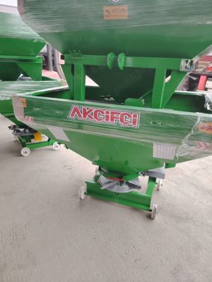 distribuitoare noi de azot hidraulic 600 kg 