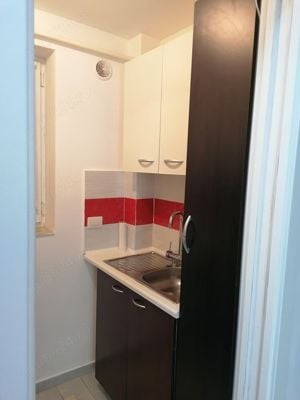 Apartament cu 3 camere, strada Aleea Pinului- zona Bulevard, etajul 3 - imagine 8