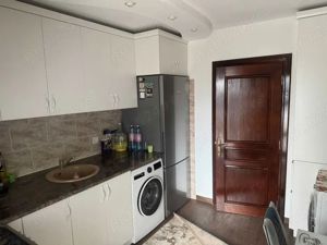 Apartament cu 3 camere, Strada Aleea Zorilor - imagine 2