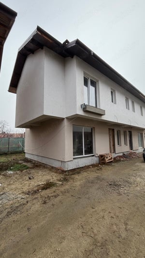 De Vânzare: Casă Tip Duplex cu Etaj și Pod 4 Camere, 3 Băi Ansamblu Rezidențial - imagine 2