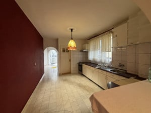 Vila spatioasa cu garaj si curte spatioasa! 0% comision. - imagine 8