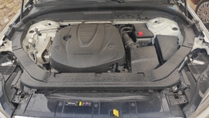 Volvo xc 60 2L diesel, manuala, tracțiune față,ușor de întreținut.
