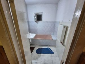 De vânzare| Apartament 3 camere| Bucatarie inchisa| centrală proprie - imagine 7