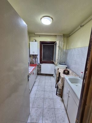 De vânzare| Apartament 3 camere| Bucatarie inchisa| centrală proprie - imagine 6