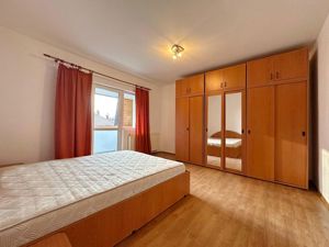 Apartament 3 camere Vanzare, Zona Linistita