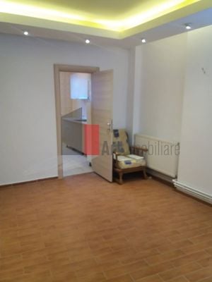 Apartament de 4 camere in vila - imagine 2