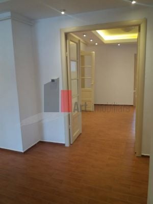 Apartament de 4 camere in vila - imagine 3