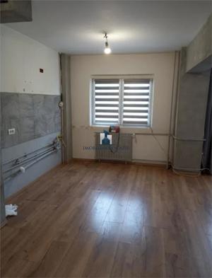 Vanzare Apartament 2 Camere Semidecomandat Bdul.Ctin.Brancoveanu - imagine 2