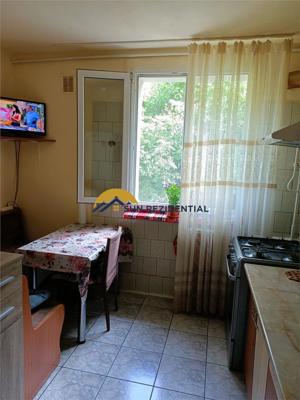 Brancoveanu-Zona Izvoare,apartament 4 camere,bloc reabilitat - imagine 6