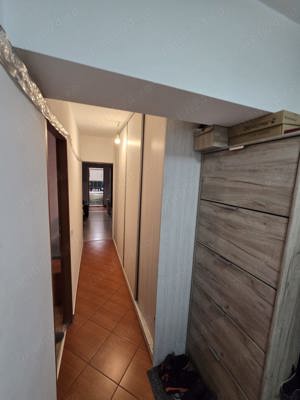 Apartament semidecomandat 3 camere de vânzare  - imagine 2