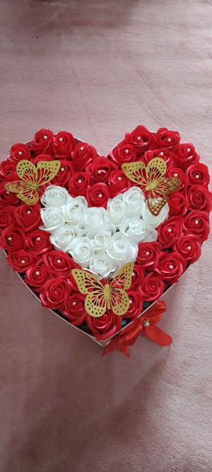 Vând buchet din Sapun Flori Parfumate  - imagine 4