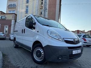 Opel Vivaro an 2011 diesel  navi !