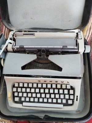 Masina de scris Consul