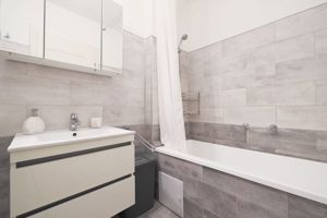 Locație exclusivistă! Apartament modern în Arad Plaza. - imagine 8