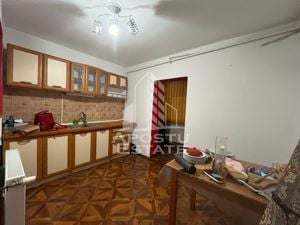 Apartament cu 3 camere, decomandat, situat in zona Girocului - imagine 8