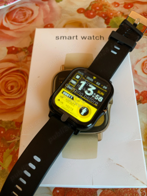 Vand ceas smart watch nou la cutie 