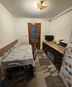 Apartament cu 2 camere în Calea Lipovei etaj 1 decomandat centrala proprie