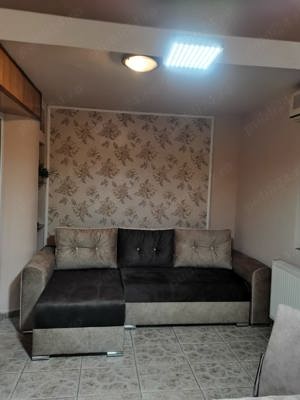 Ofer ap.2 cam dec mobilat si utilat, zona postei Grivitei Brasov pe minim 6 luni cu 480 euro luna - imagine 3