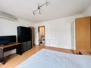 Apartament 2 camere cu loc de parcare si vedere in Piata 700.