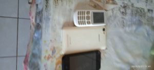 Vând telefoane pentru piese  - imagine 1