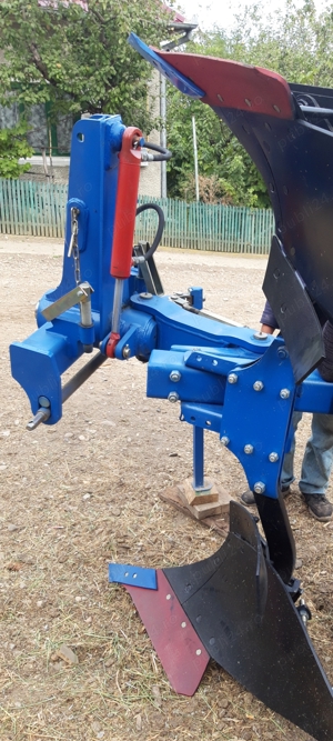 Vând plug reversibil NOU cu 3 trupițe Moldagrotehnica  - imagine 4