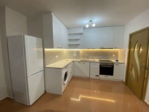 Apartament modest zona Victoriei - imagine 4