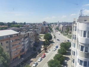 Apartament, 3 camere, 80 mp, etaj 8 8, zonă centrală   Năvodari - imagine 4