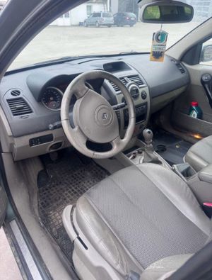 Dezmembrez Renault megan 2 1.5 dci din 2005 106 cp  - imagine 4