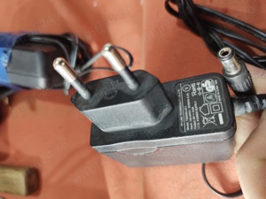 alimentator 220v la 9V 0.6A dc