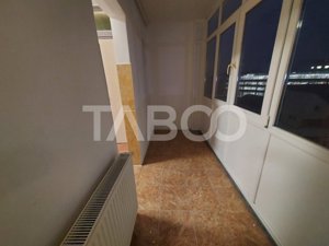 Apartament decomandat de vanzare la etaj intermediar Scoala de Inot - imagine 8