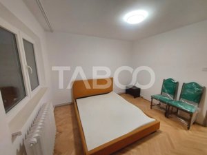 Apartament decomandat de vanzare la etaj intermediar Scoala de Inot - imagine 3