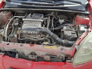 Toyota  yaris 1l benzina, 143000km reali - imagine 8