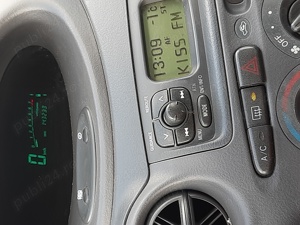 Toyota  yaris 1l benzina, 143000km reali - imagine 6