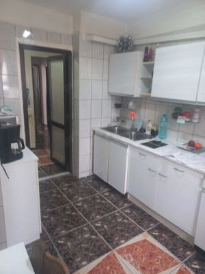 Vând apartament 3 camere - Bloc reabilitat termic, mobilat și utilat - imagine 3