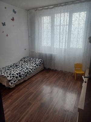 Vând apartament 3 camere - Bloc reabilitat termic, mobilat și utilat - imagine 7