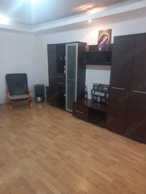 Vând apartament 3 camere - Bloc reabilitat termic, mobilat și utilat - imagine 2