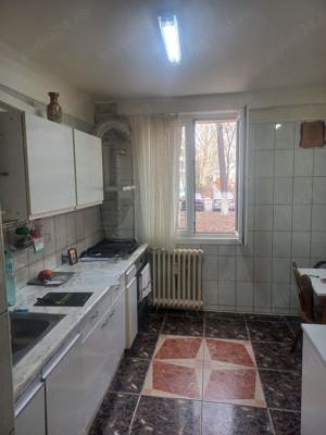 Vând apartament 3 camere - Bloc reabilitat termic, mobilat și utilat - imagine 5