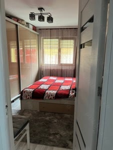 Vând apartament cu 2 camere în cartierul Aluniș, zonă liniștită, parter, mobilat și utilat , racorda - imagine 5