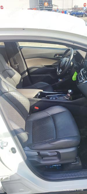 Vand masina Toyota CHR cu 2 ani garantie  - imagine 5