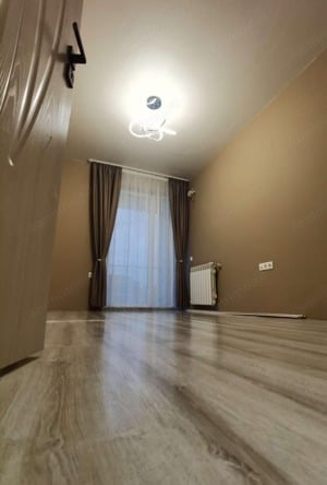 Apartament cu trei camere in apropiere de metrou - imagine 5