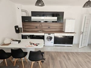 Apartament 3 camere in zona Fizicienilor - imagine 3