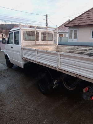 Iveco cu 7 locuri basculabil  - imagine 2
