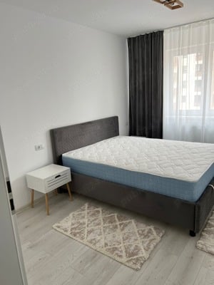 Inchiriez apt 2 camere Brasov Tractorul  - imagine 2