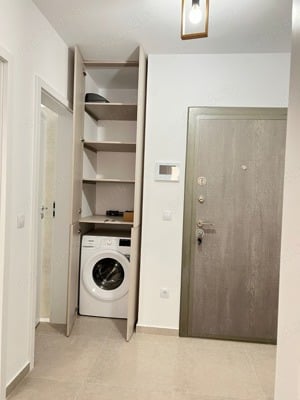 Inchiriez apt 2 camere Brasov Tractorul  - imagine 5