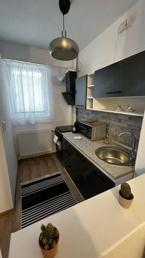 Garsoniera 5 min Dristor Metrou nou renovata, prima inchiriere, boiler - imagine 5