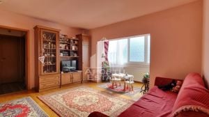 Apartament cu 3 camere, 2 bai, etaj intermediar, Calea Aradului